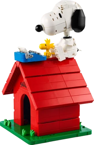 Peanuts: Snoopy's Doghouse